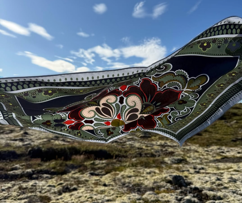 Scarf / SS009 Connie scarf 90x90 - Black/Green