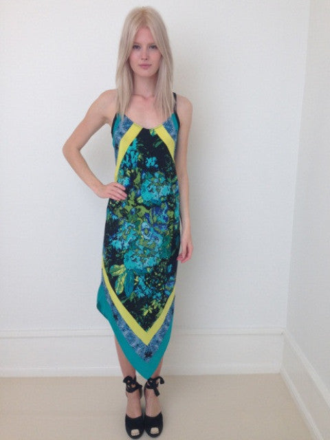 
                
                    Load image into Gallery viewer, 1312 Front tip dress Petra Azur
                
            